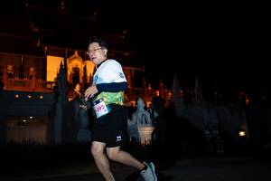 BIB: 392
                            <button type="button" onclick="openModal(22280913)" class="btn btn-primary btn-sm float-right btn-popup" data-toggle="modal" data-target=".modal-high-quality">
                        <i class="fas fa-shopping-cart"></i> Add to Cart
                    </button>
                                            <button type="button" onclick="isThisMe(22280913, true)" class="btn btn-success btn-sm float-right btn-popup btn-isme hidden" data-toggle="tooltip" data-placement="bottom" title="นี่คือรูปของคุณใช่ไหม คลิกที่นี่เพื่อเอาเข้าอัลบั้ม">
                        <i class="fas fa-plus"></i> Add to album
                    </button>
                    <button type="button" onclick="isThisMe(22280913, false)" class="btn btn-warning btn-sm float-right btn-popup btn-isnotme hidden">
                        <i class="fas fa-ban"></i> Remove from album
                    </button>